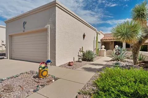 768 W Calle De Emilia, Green Valley, AZ 85614