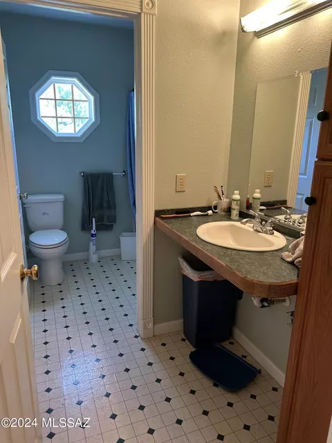 Bath - 3333 N Circle I Rd, Willcox, AZ 85643 photo 1 of 1