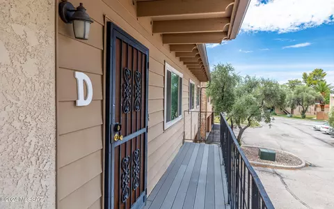 6775 E Calle La Paz #D, Tucson, AZ 85715