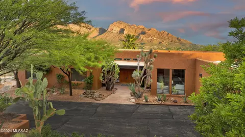 10801 N Guava Dr, Oro Valley, AZ 85737