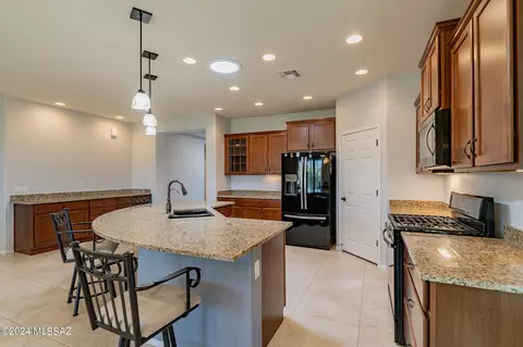 13999 E Barouche Dr, Vail, AZ 85641 photo 8