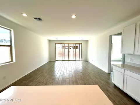 11846 E Becker Dr, Vail, AZ 85641 photo 4