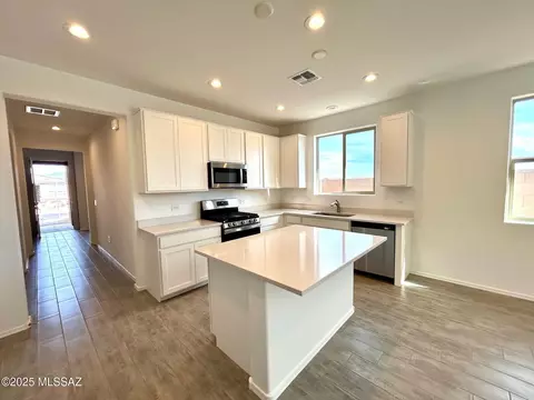 11846 E Becker Dr, Vail, AZ 85641 photo 5