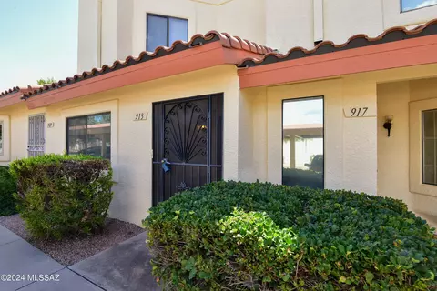 913 N Balachai Ln, Tucson, AZ 85748