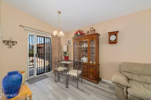 Dining - 1380 E Lapwing Way, Tucson, AZ 85706 photo 1 of 2