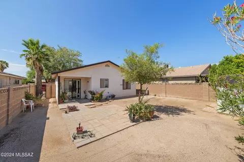 Exterior - 1380 E Lapwing Way, Tucson, AZ 85706 photo 3 of 6