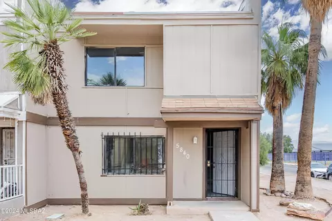 5840 S Del Moral Blvd, Tucson, AZ 85706