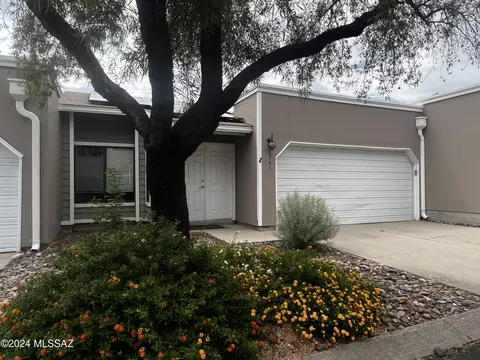 6341 N Willowbrook Dr, Tucson, AZ 85704
