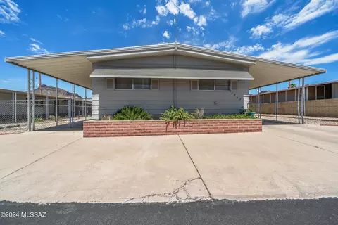 5562 W Circle Z St, Tucson, AZ 85713