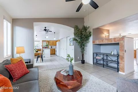 9651 E Belasco Loop, Tucson, AZ 85748 photo 3