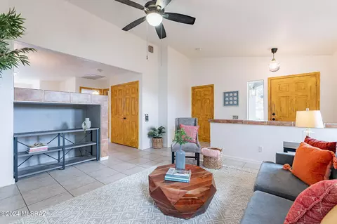 9651 E Belasco Loop, Tucson, AZ 85748 photo 12