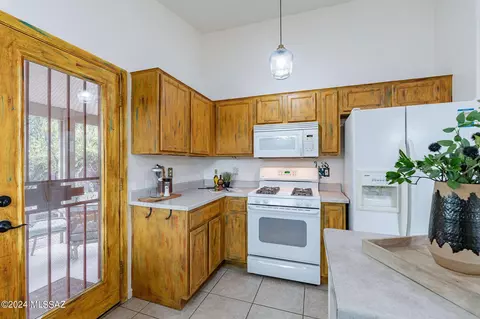 9651 E Belasco Loop, Tucson, AZ 85748 photo 16