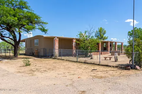 350 W Camino De La Reina, Vail, AZ 85641