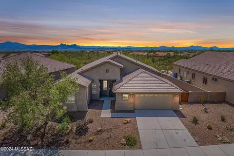 12569 N Sunrise Shadow Dr, Marana, AZ 85658