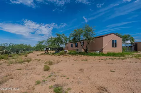 323 N Waggy Pl, Vail, AZ 85641
