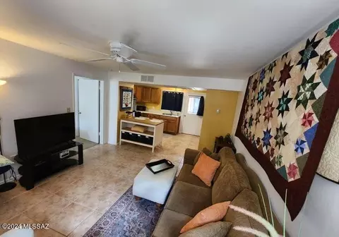 393 S Paseo Madera #B, Green Valley, AZ 85614
