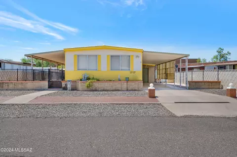 1717 W Reina Cir, Tucson, AZ 85705