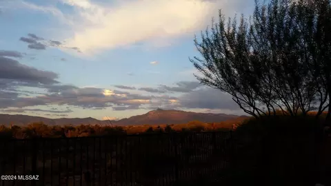 13857 E Cardemore Dr, Vail, AZ 85641