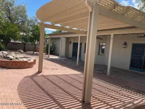 Exterior - 8657 E Getsinger Ln, Tucson, AZ 85747 photo 6 of 7