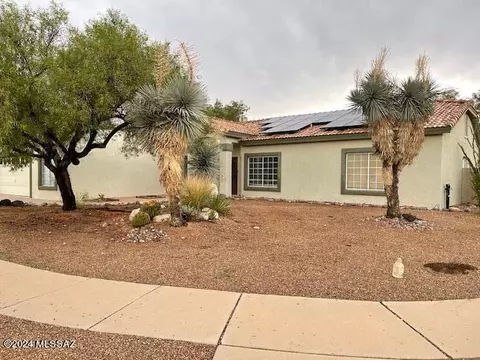 Exterior - 8657 E Getsinger Ln, Tucson, AZ 85747 photo 2 of 7
