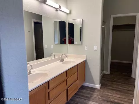 Bath - 8657 E Getsinger Ln, Tucson, AZ 85747 photo 2 of 2