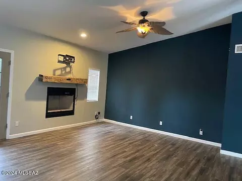 Living - 8657 E Getsinger Ln, Tucson, AZ 85747 photo 3 of 4