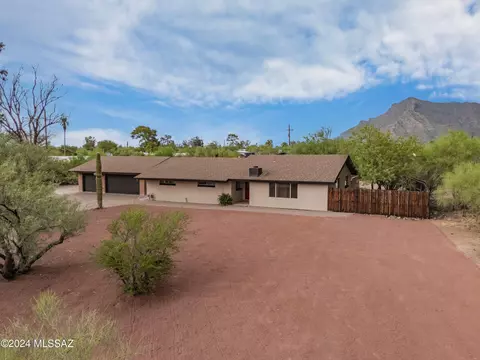 7232 N San Blas Cir, Tucson, AZ 85704