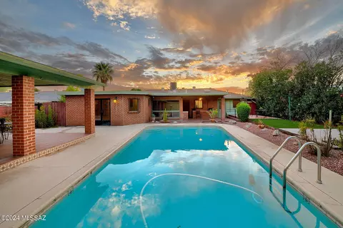 4426 E La Jolla Cir, Tucson, AZ 85711