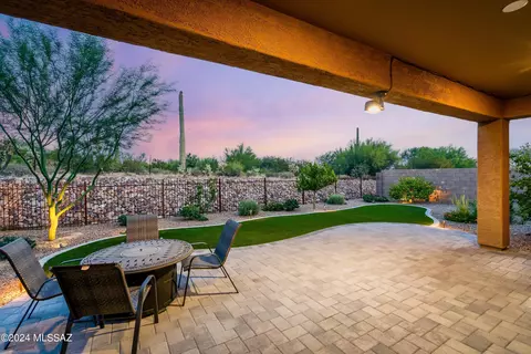 6777 W Red Hawk Pl, Marana, AZ 85658
