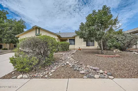 8963 N Bottlebush Ln, Tucson, AZ 85742