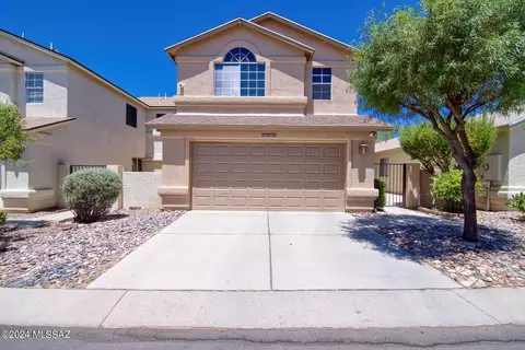 8189 N Midnight Way, Tucson, AZ 85741