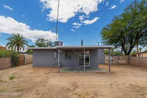 Exterior - 4113 E Sylvane Dr, Tucson, AZ 85711 photo 5 of 10