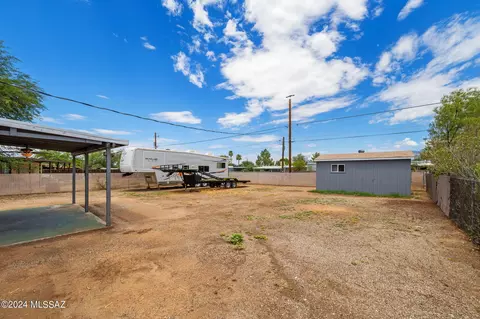 Exterior - 4113 E Sylvane Dr, Tucson, AZ 85711 photo 2 of 10