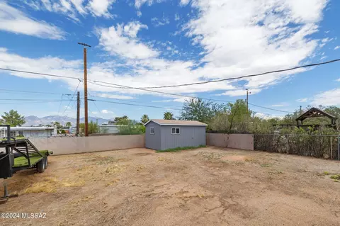 Exterior - 4113 E Sylvane Dr, Tucson, AZ 85711 photo 8 of 10