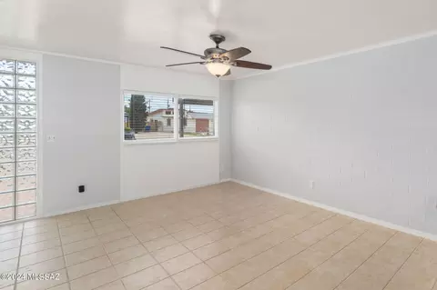 Living - 4113 E Sylvane Dr, Tucson, AZ 85711 photo 5 of 6