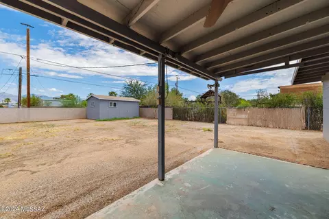 Exterior - 4113 E Sylvane Dr, Tucson, AZ 85711 photo 7 of 10