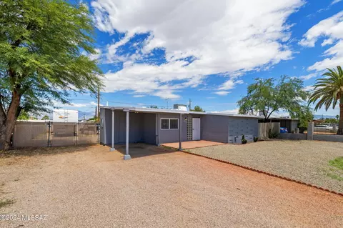 Exterior - 4113 E Sylvane Dr, Tucson, AZ 85711 photo 3 of 10