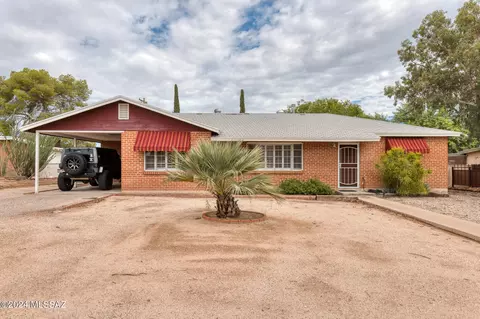 6701 E Calle Betelgeux, Tucson, AZ 85710