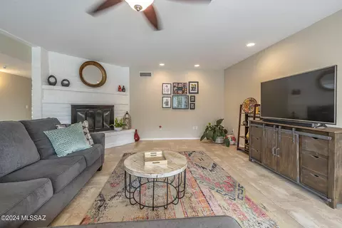 5620 E Territory Dr, Tucson, AZ 85750 photo 9