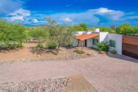 5620 E Territory Dr, Tucson, AZ 85750 photo 2