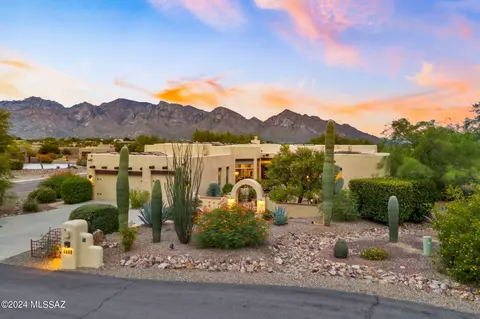 967 W Lightning Song Pl, Oro Valley, AZ 85755