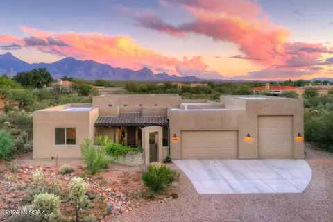 1053 E Baldy Spring Pl, Green Valley, AZ 85614