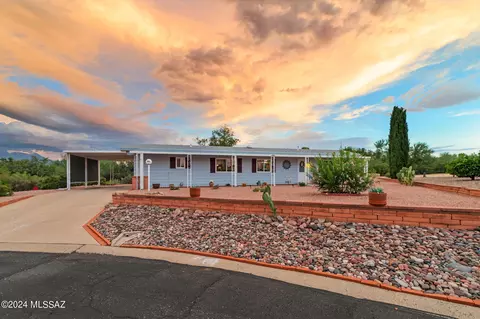 163 W Pinon Dr, Green Valley, AZ 85614