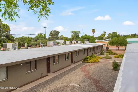 2841 N Columbus Blvd #34, Tucson, AZ 85711