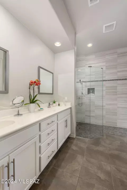 Bath - 8985 E Wright School Loop, Tucson, AZ 85715 photo 2 of 3