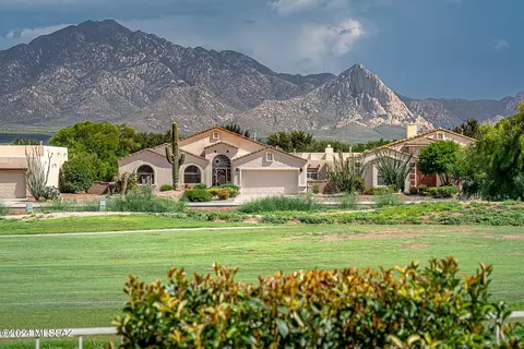 2723 S Tree Gables Dr, Green Valley, AZ 85614