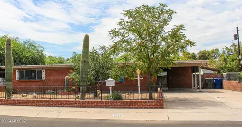 1241 W Smoot Pl, Tucson, AZ 85705