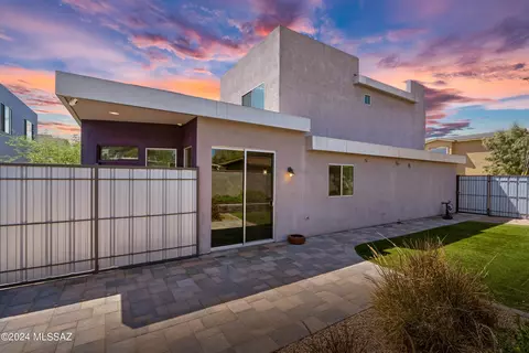948 E Lustrum Ln, Tucson, AZ 85719