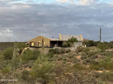 5005 N Azure Hills Dr, Tucson, AZ 85745