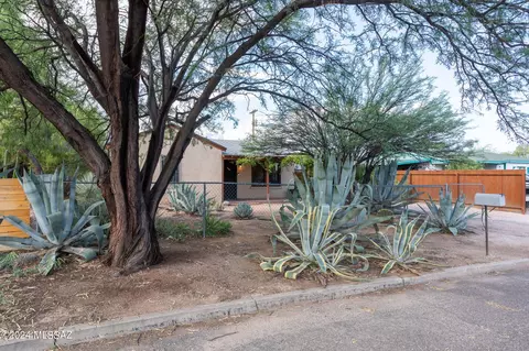 Exterior - 4032 E Montecito St, Tucson, AZ 85711 photo 1 of 7